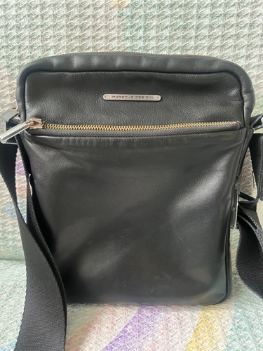 Porsche design shoulder - design,